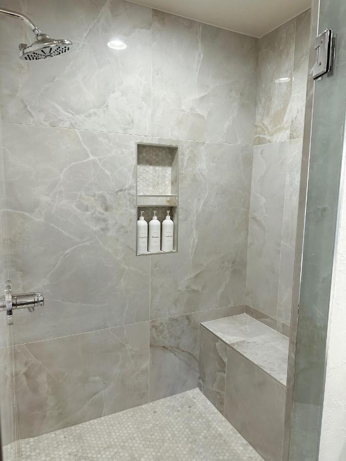 Vinita Newly Renovated 4B, 2.5 Bath Lakefront Home With South Grand Lake Views And Dock מראה חיצוני תמונה