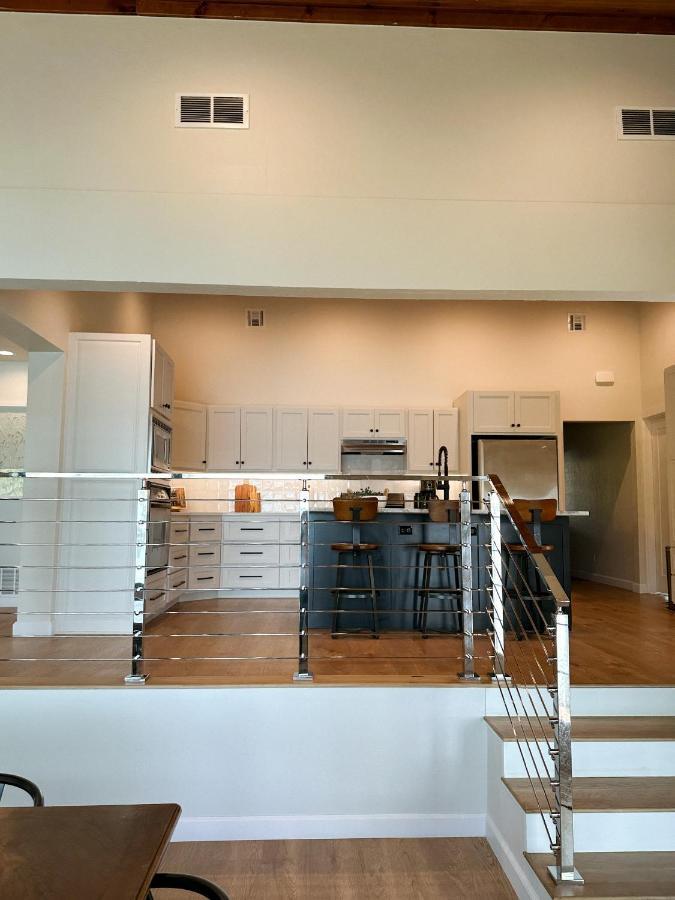 Vinita Newly Renovated 4B, 2.5 Bath Lakefront Home With South Grand Lake Views And Dock מראה חיצוני תמונה