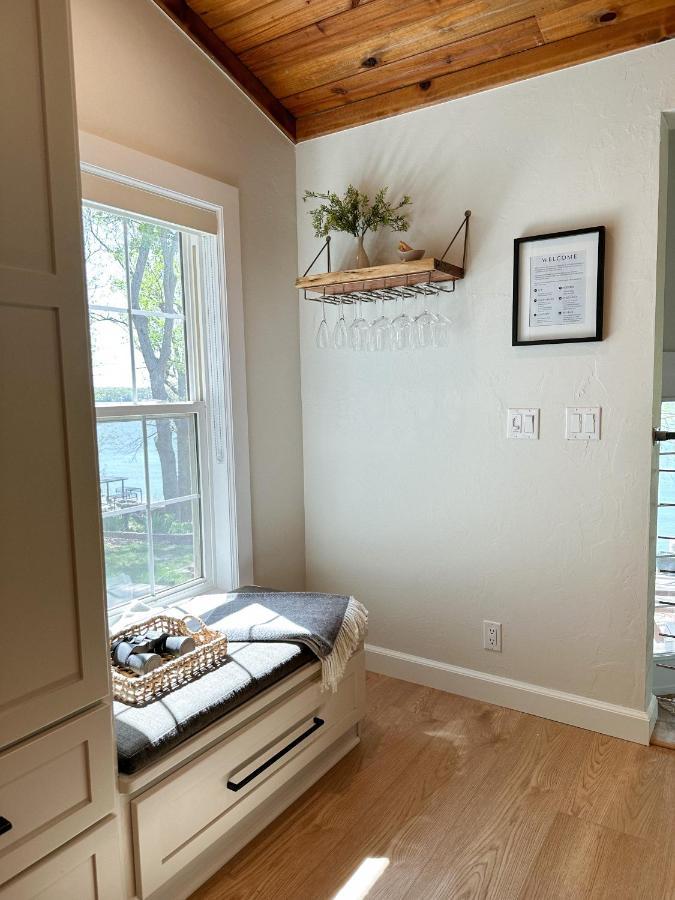 Vinita Newly Renovated 4B, 2.5 Bath Lakefront Home With South Grand Lake Views And Dock מראה חיצוני תמונה
