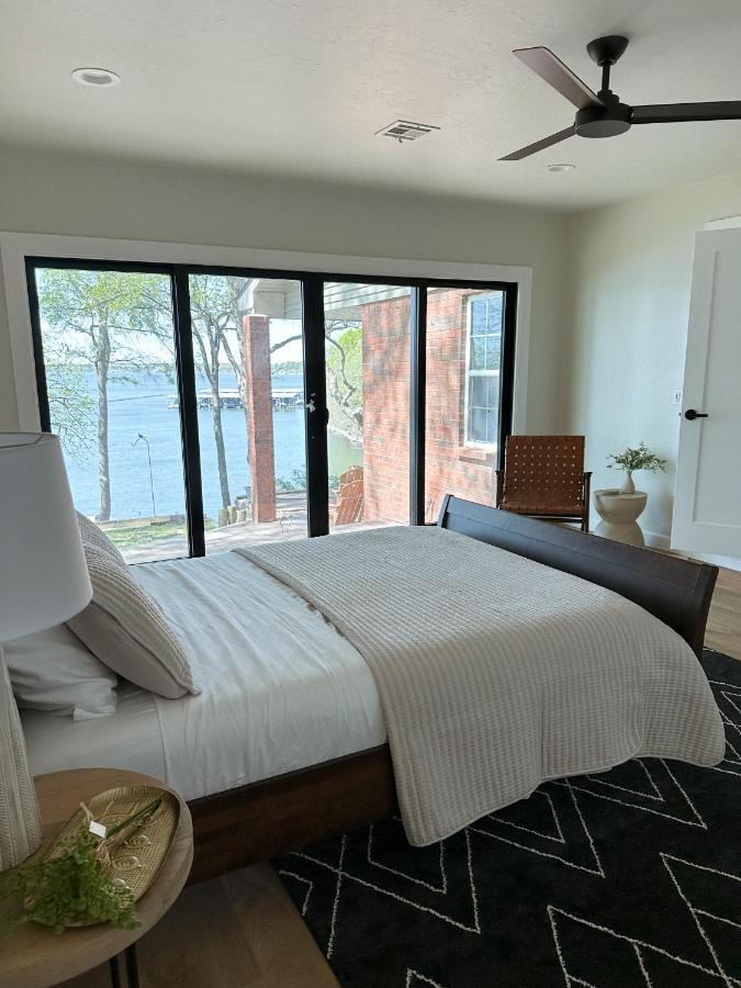 Vinita Newly Renovated 4B, 2.5 Bath Lakefront Home With South Grand Lake Views And Dock מראה חיצוני תמונה