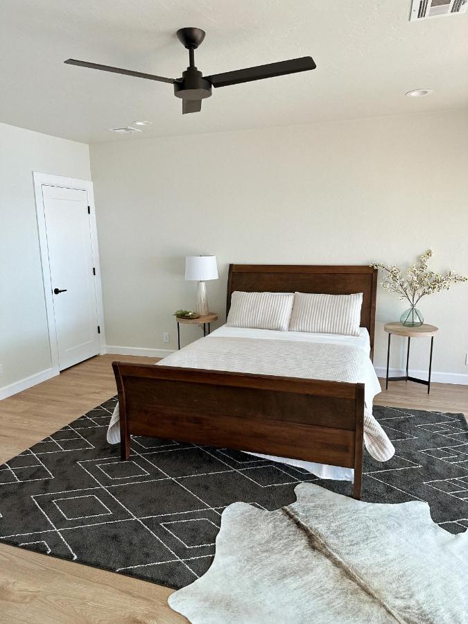 Vinita Newly Renovated 4B, 2.5 Bath Lakefront Home With South Grand Lake Views And Dock מראה חיצוני תמונה