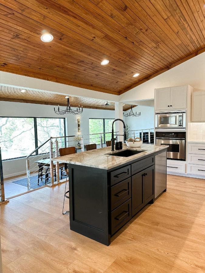 Vinita Newly Renovated 4B, 2.5 Bath Lakefront Home With South Grand Lake Views And Dock מראה חיצוני תמונה