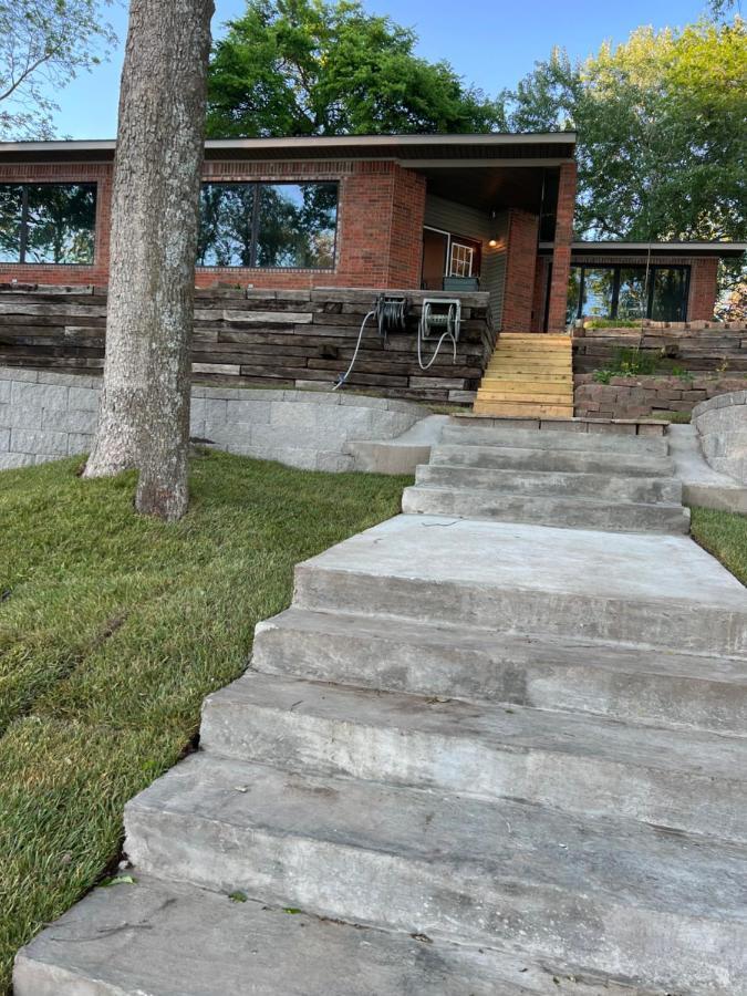 Vinita Newly Renovated 4B, 2.5 Bath Lakefront Home With South Grand Lake Views And Dock מראה חיצוני תמונה