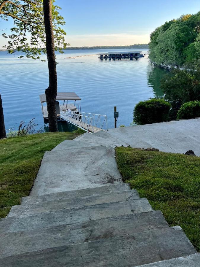 Vinita Newly Renovated 4B, 2.5 Bath Lakefront Home With South Grand Lake Views And Dock מראה חיצוני תמונה
