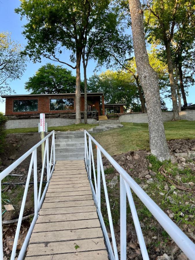 Vinita Newly Renovated 4B, 2.5 Bath Lakefront Home With South Grand Lake Views And Dock מראה חיצוני תמונה